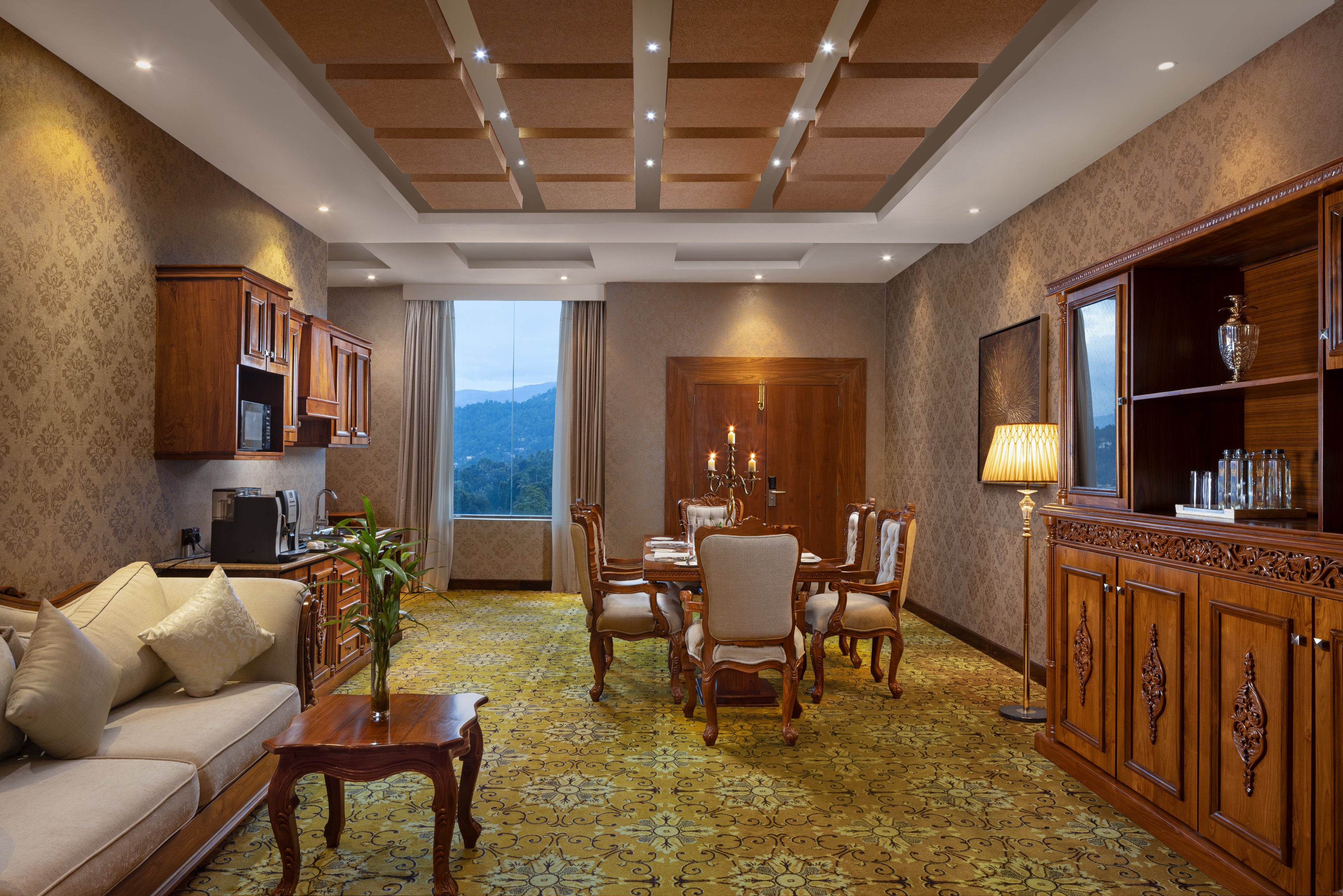 GOLDEN CROWN - KANDY